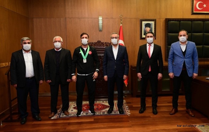 Başkan Güngör, Kahramanmaraşlı Milli Güreşçiyi makamında ağırladı
