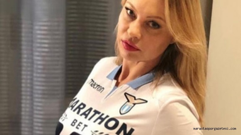 Anna Falchi, Lazio galibiyeti sonrası çıplak poz verdi!