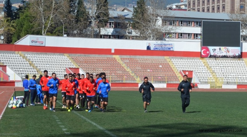 Türkoğlu Belediyespor 12 şubat stadında çalıştı