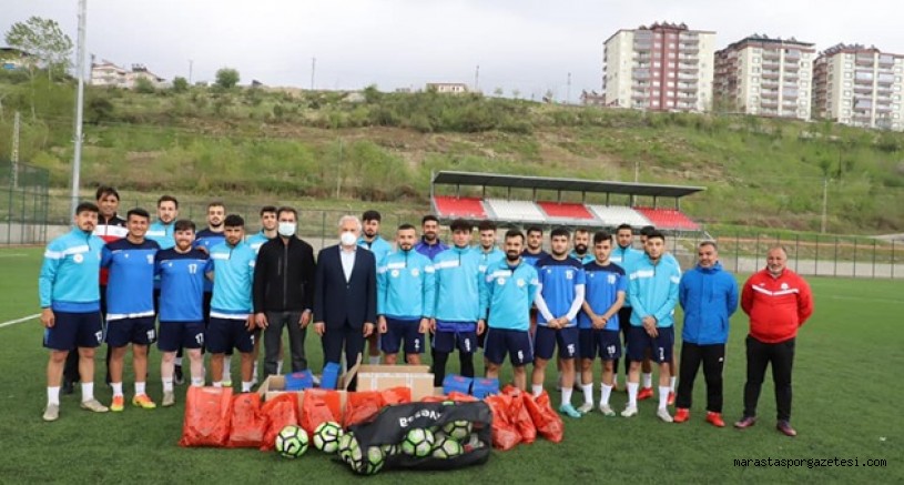 Andırın Yeşildağspor’a malzeme desteği