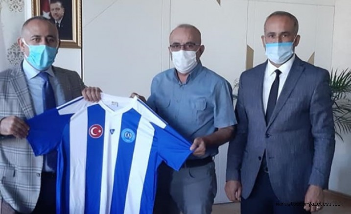 Mahmut Hersanlıoğlu’na Türkoğlu Belediyespor forması taktim ettiler