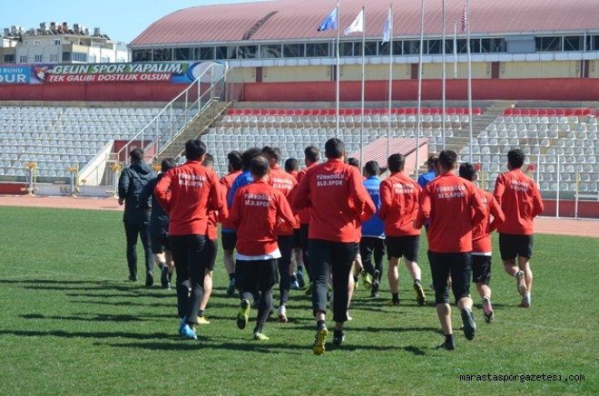 Türkoğlu Belediyespor’da 15 futbolcunun lisasları çıktı