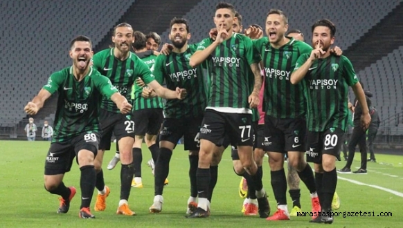 Kocaelispor, 1.Lig’de! (Kocaelispor 4-0 Sakaryaspor MAÇ SONUCU ÖZET)