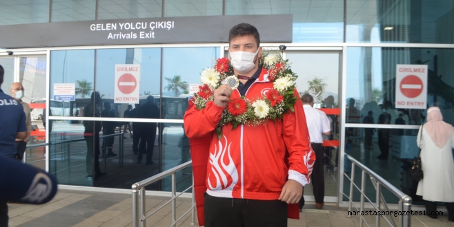 Şampiyon Kahramanmaraş’ta Coşkuyla Karşılandı