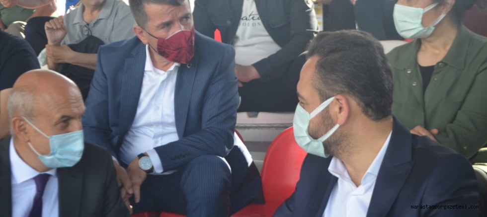 Elbistan ve Türkoğlu Belediye başkanları maçı beraber izledi