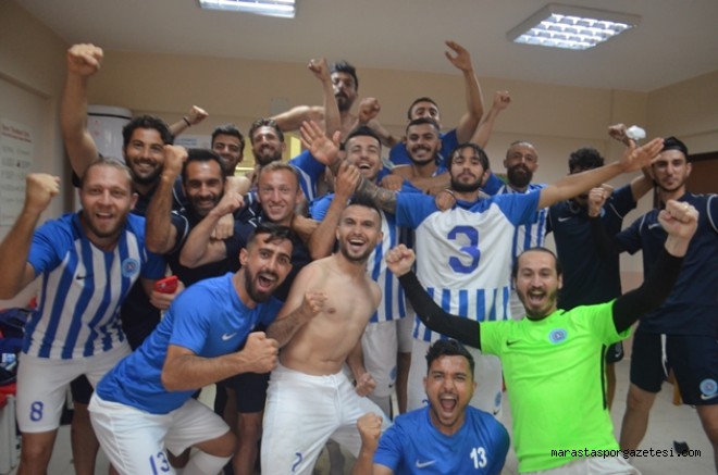 Türkoğlu Belediyespor’un soyunma odasında büyük sevinç yaşandı