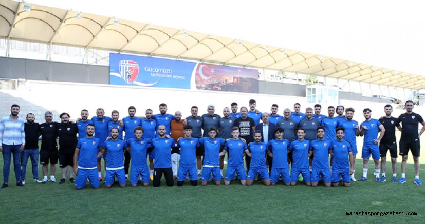 Ankaraspor kadrosuna kattığı 15 oyuncuya da imza attırdı