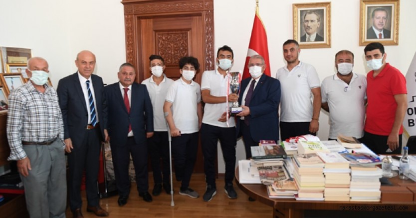 Başkan Mahçiçek’ten Ampute Sporculara Malzeme Desteği