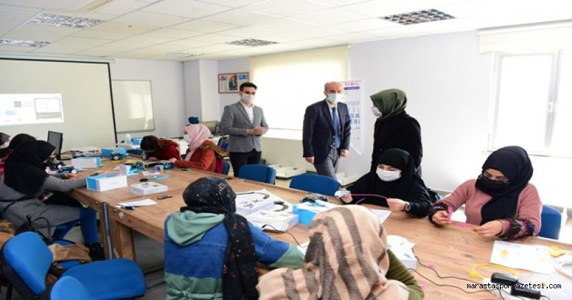 Kahramanmaraş gençlik merkezi kadın kursiyerlerinden örnek davranış