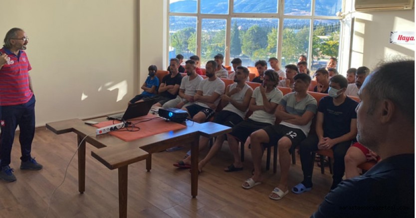 Dekan Mustafa Taşlıyan, Kahramanmaraşspor’a, ‘Takım Ruhu’ sunumu yaptı