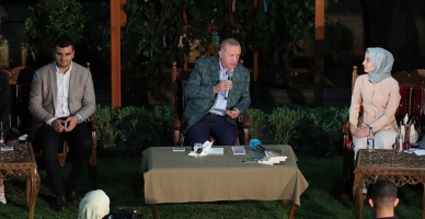 Cumhurbaşkanı Erdoğan’ın Kahramanmaraş’ta gençlerle şiir gecesi