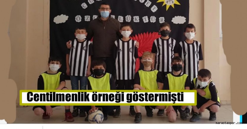 Eski Kahramanmaraşsporlu futbolcu Erhan Çelenk’ın okuluna 1.914 adet malzeme