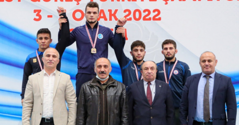 Büyükşehirli Güreşçi Türkiye Şampiyonu Oldu