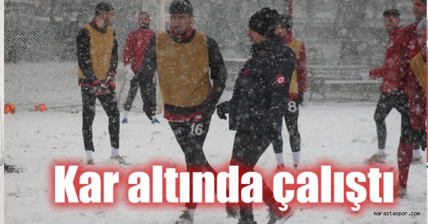Kahramanmaraşspor, hazırlıklarını yoğun kar altında sürdürdü