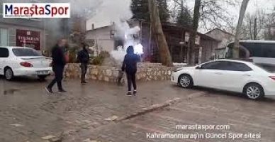 Helete Demirspor’un küçük taraftarları oyuncuları dinlenme tesisinde meşale ile karşıladı