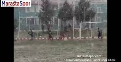Türkoğlu’nda Kar yağışı altında maç