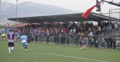 Taraftar maça yoğun ilgi gösterdi