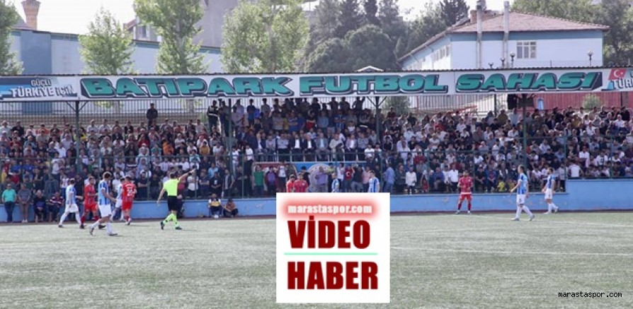 Batıpark futbol sahasında oturacak yer kalmadı