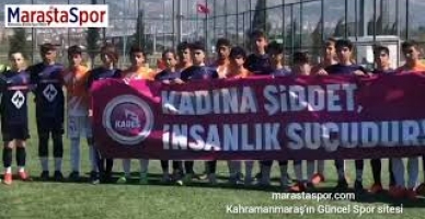 Minik futbolculardan Kadına yönelik şiddete dikkat çekmek için kocaman mesaj