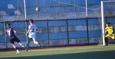 Uzaklardan attığı harika gol