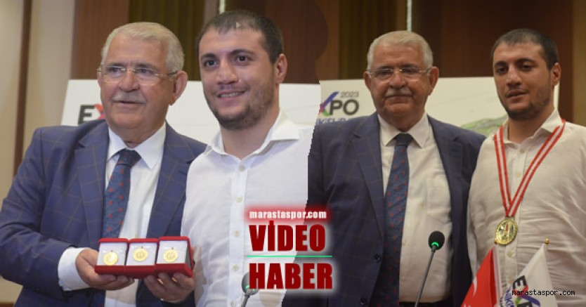 Başkan Mahçiçek, Dünya ve Avrupa Şampiyonu Beytullah Eroğlu ile bir araya geldi! 3 adet tam altın hediye etti