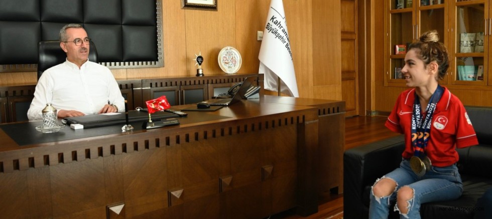 Başkan Güngör, Milli Yüzücü Sevilay Öztürk’ü Ağırladı