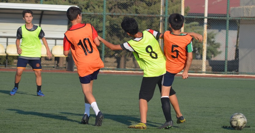 Kahramanmaraş’ta Bölge Antrenörü futbolcu seçmesi yaptı