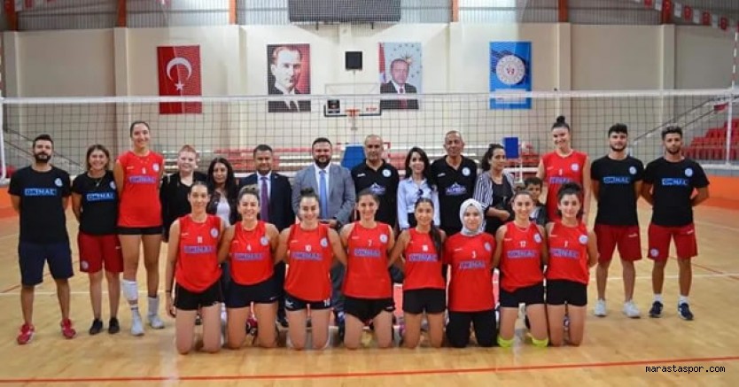 İyi Parti^den Kadın Voleybol takımına ziyaret