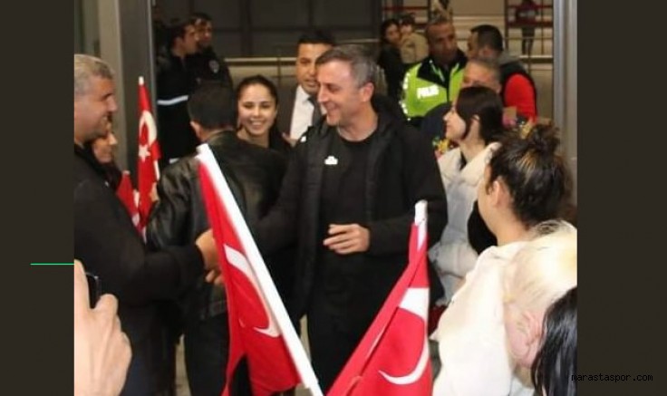 Gültekin Karasu ve Fatma Gül Güler,havaalanında coşkuyla karşıladı