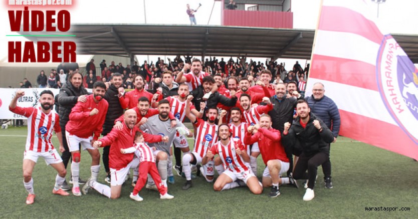 Kahramanmaraş İstiklalspor oyuncuları Fırat Üniversitesispor, galibiyetini taraftarıyla kutlandı
