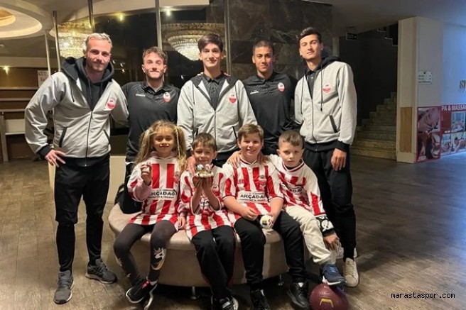 Küçük Kahramanmaraşspor’lu taraftarlar, Oyuncuları ziyaret etti