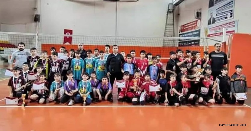 Voleybol Küçük Erkeklerde şampiyon, Onikişubat Şehit Hüseyin Sarı Ortaokulu