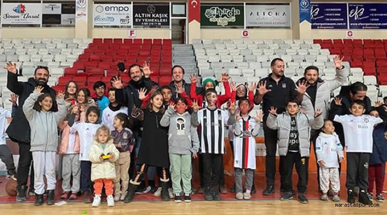 Kahramanmaraş Çadırkent’inde Çocuklar Beşiktaş Futbol Akademisi Etkinliklerle Moral Buluyor