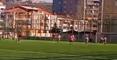 Kahramanmaraşspor’dan Bursa U17 Mustafa Gönden FK’ya transfer olan Salih yüksekoğlu’nun harika golü