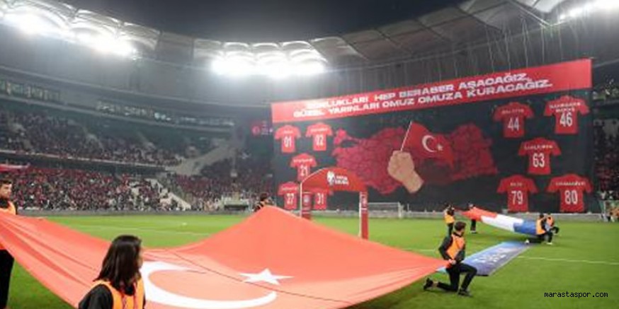 Bursa’da Kahramanmaraş ve depremler etkilenen şehirlerin plakaları ile anlamlı koreografi!