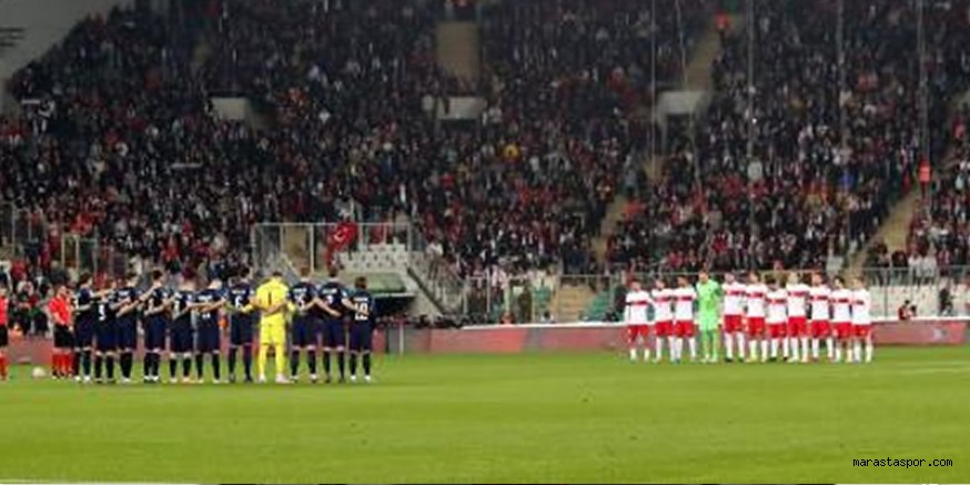 Hırvatistan Tribünlerinde Kahramanmaraş Depremi için Anlamlı Pankart