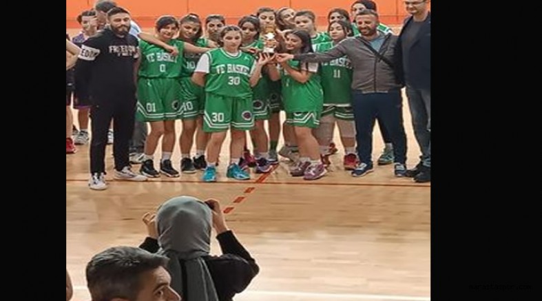 Kahramanmaraş’ta Basketbol takımında 6 oyuncu ile Yardımcı coach hayatını kaybetti