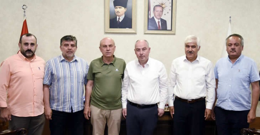 Kahramanmaraş ASKF, Vali Coşkun’u Futbol sahalarındaki Çadırlar için ikinci kez ziyaret etti