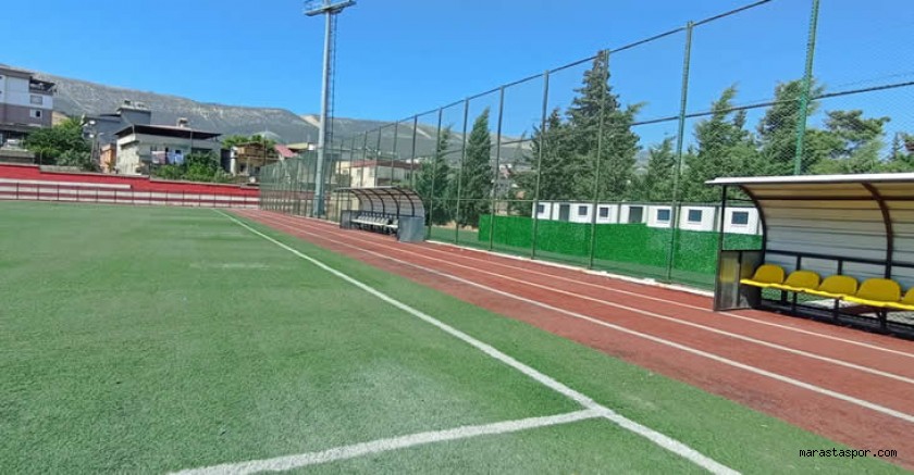 Batıpark Futbol sahasında temizlik işlemi yapıldı
