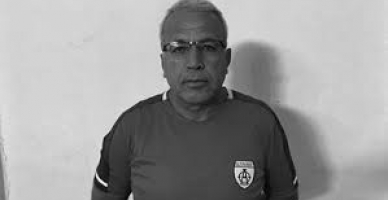 Etem Tambay hocam kendi gitti pankartları kaldı