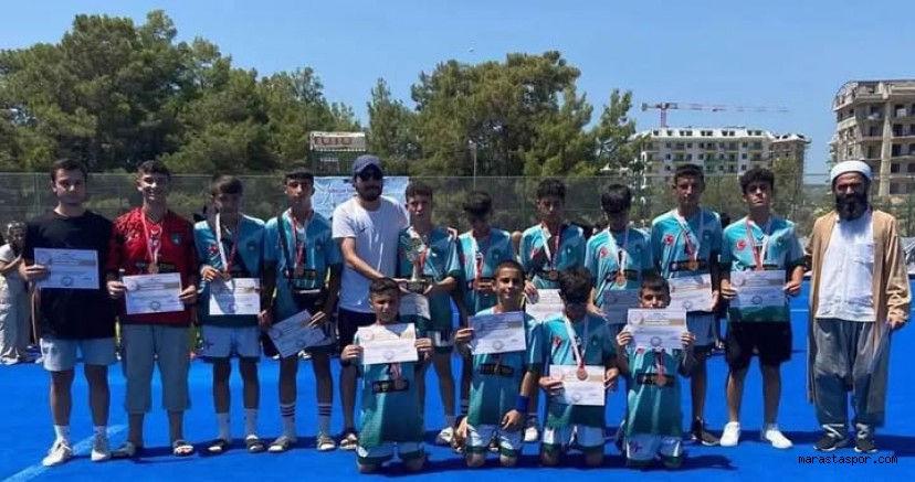 Kahramanmaraş Hokey takımı Türkiye 3.sü oldu