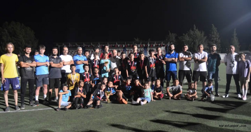 Çocuklar Sporla İyileşir Futbol turnuvasında Şampiyon Helete Demirspor