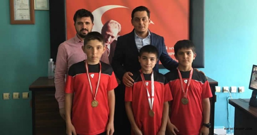 Emre Çiçek, Minik Güreş Şampiyonlarını Göksun Ülküspor Malzemeleriyle Ödüllendirdi