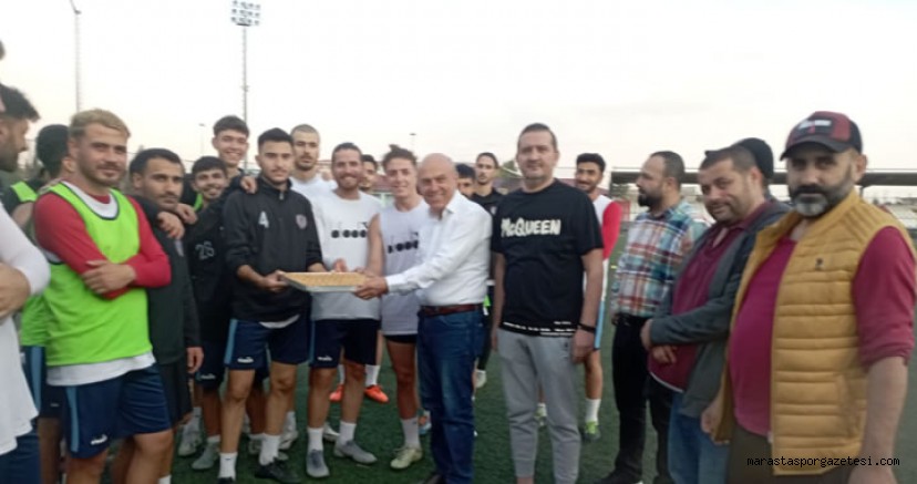 Başkan Ekrem Karaoğlan ve Yönetimi Kahramanmaraş Kurtuluşspor’un Antrenmanını Ziyaret Etti!