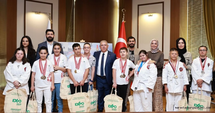 Başkan Mahçiçek, özel ihtiyaç sahibi şampiyon sporcuları ağırladı