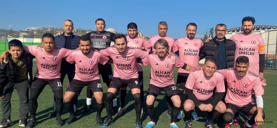 Kahramanşehir Masterler Futbol Takımı, Liderliğini Sürdürdü