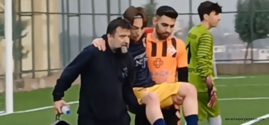 Büyüksırspor’lu Oyuncu Sakatlanan Rakip Oyuncuyu Sağlıkçı İle Birlikte Saha Kenarına Taşıdı