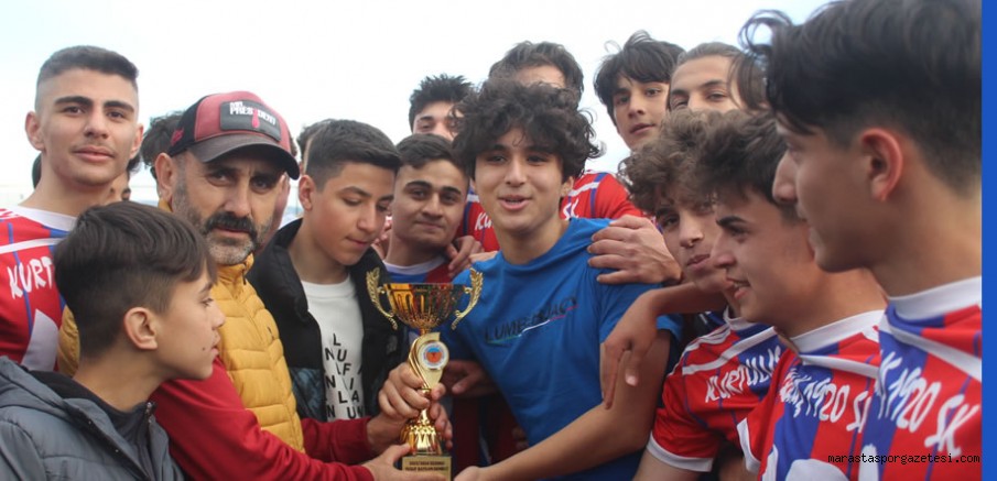 Kurtuluş 1920 Spor’un Şampiyonluk Kupasını İdman Çıkışında Ayağı Kırılan Ahmet Arıkcan’a Aldı