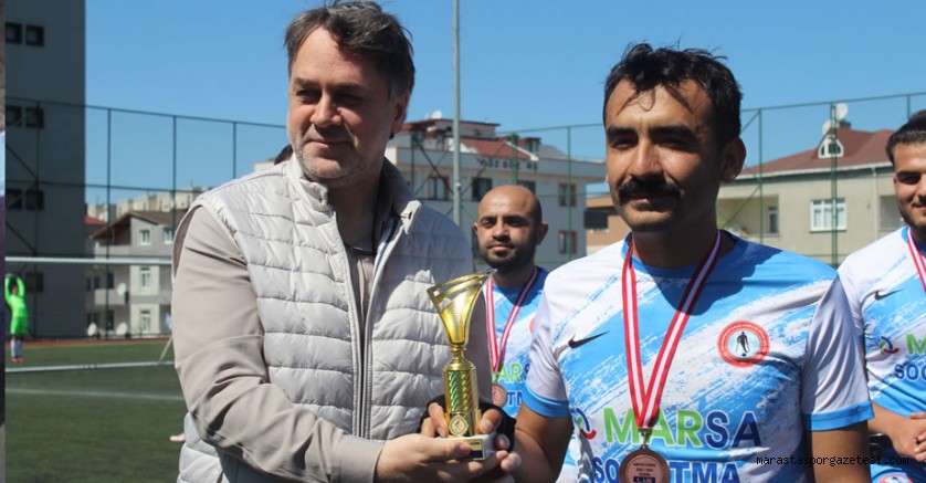 Ampute 1. Lig’de 15 golle sezonun en golcü oyuncusu olan Mahmut Yenen, görüşlerini marastasporgazetesi.com’a anlattı