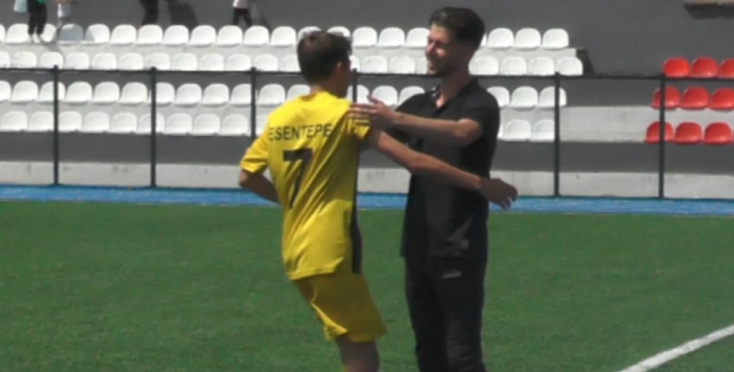 Arsan Sümerspor – Esentepe FK Maçında Duygusal Anlar Gol Sonrası Hocaya Koştu